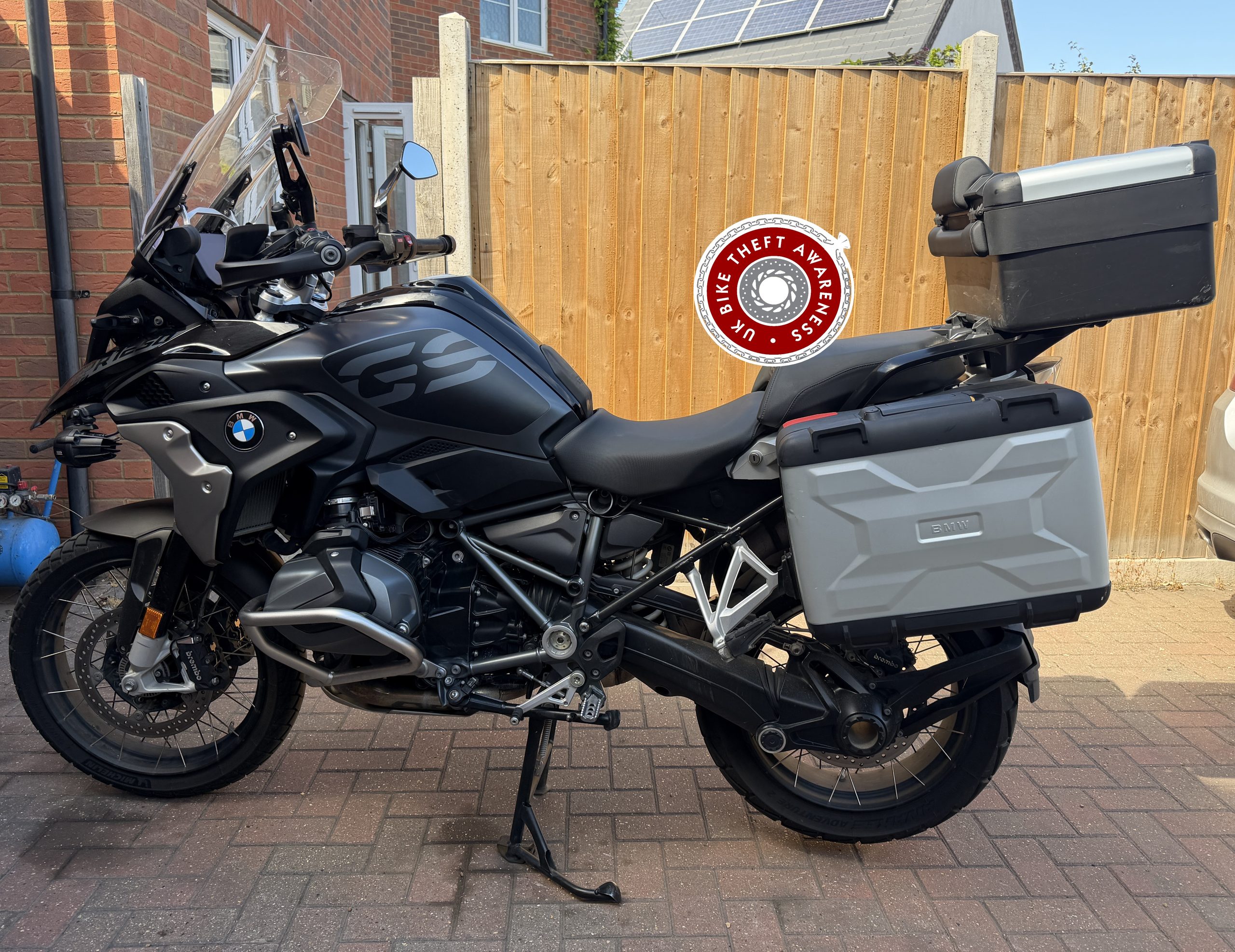 STOLEN – BURY ST EDMUNDS – 27/08/2026 – BMW R1250GS TE – REG:AV73 HCH – VIN:WB10M010XP6H96508 – ENGINE:27231316 – CRIME REF:37/50818126